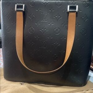 Louis Vuitton Bag (shown live)